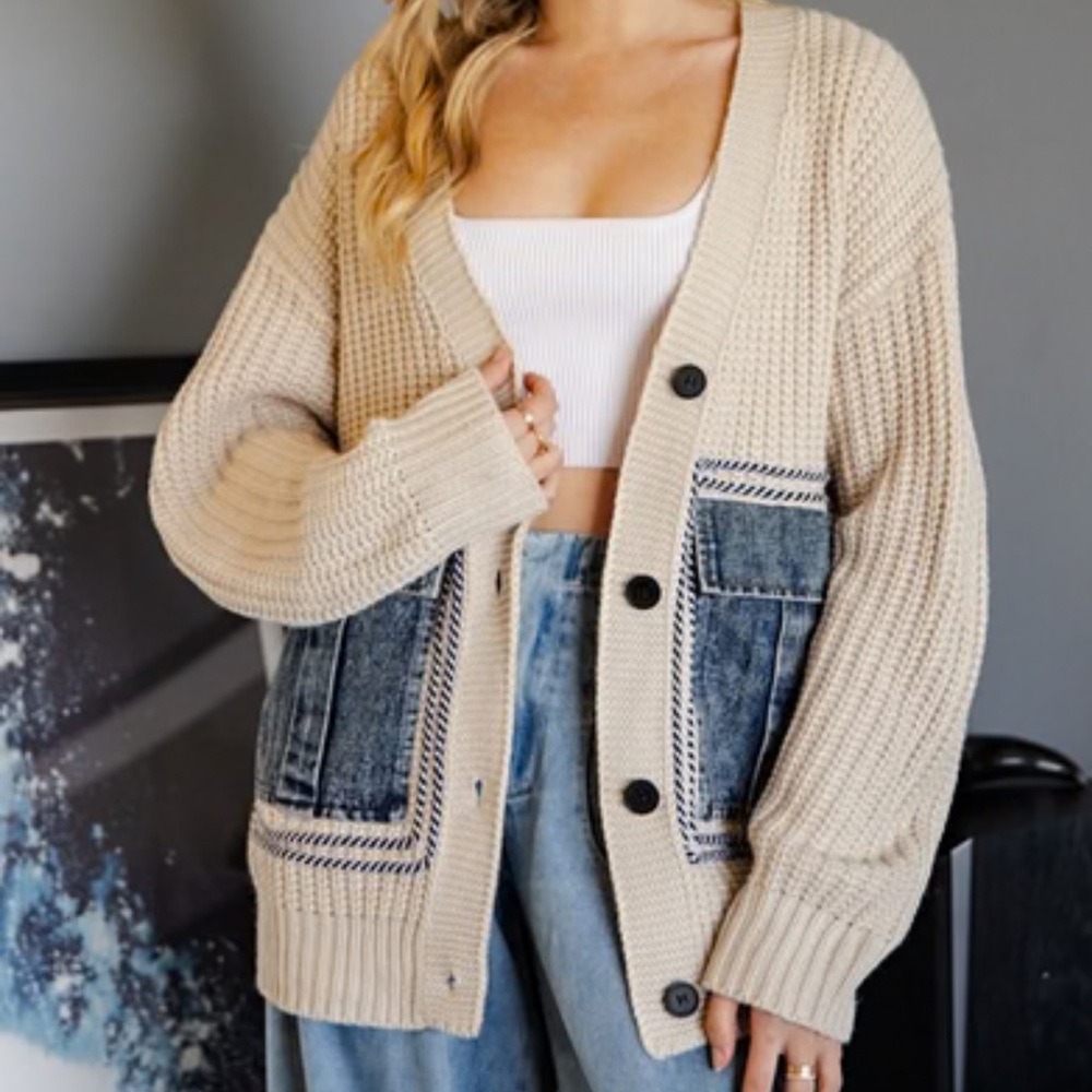 Oversized Beige Knit Cardigan with Denim Accents pockets